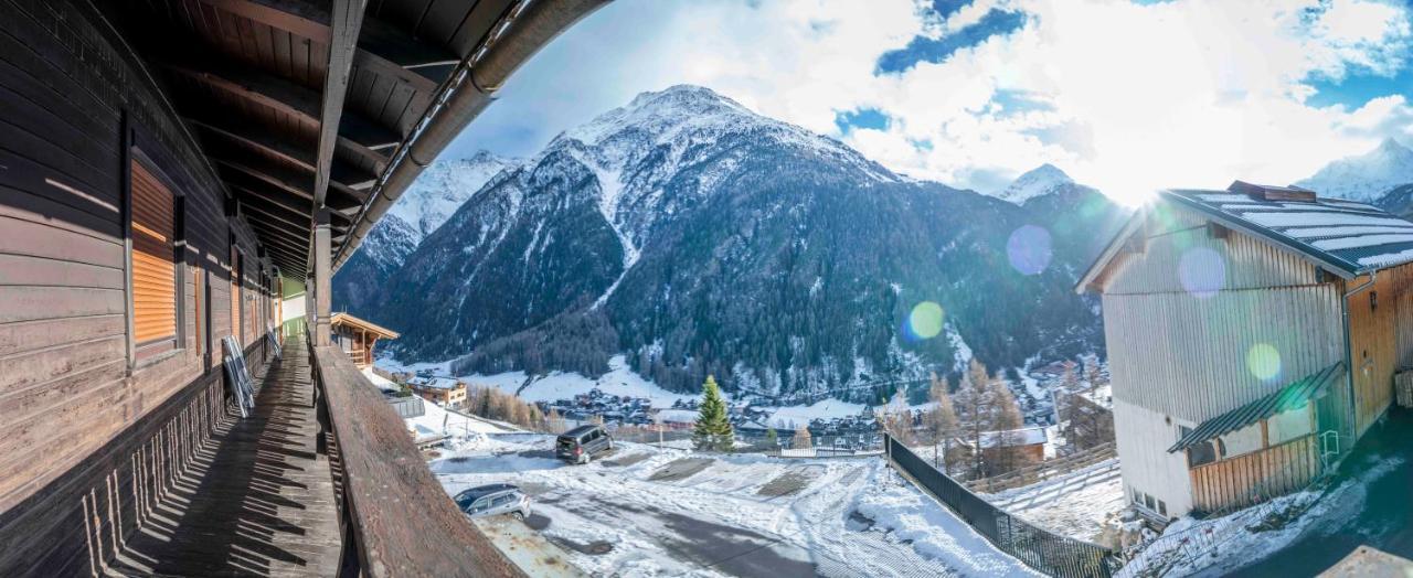 Hotel Pension Gruenwald Sölden Esterno foto